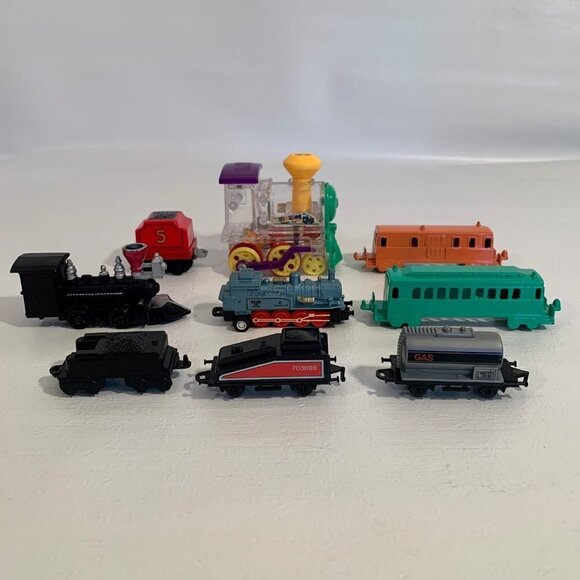 Toy Train Engines Mixed Lot Of 9 Cast Iron Locomotive Engine Passenger Coal Soma - Picture 2 of 16